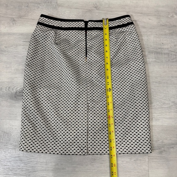 Calvin Klein Pencil Skirt with Black and White Geometric Design Size 6P - Picture 8 of 17